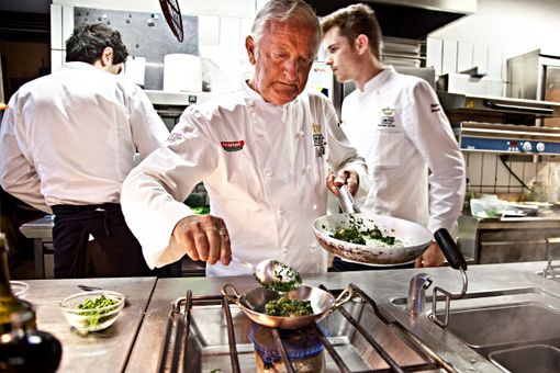 Renzo Vivalda, in una bella immagine pubblicata sulla pagina Facebook dell'Antica Corona Reale (foto Davide Dutto) Renzo Vivalda, in una bella immagine pubblicata sulla pagina Facebook dell'Antica Corona Reale (foto Davide Dutto)