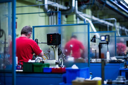 Lavoratori tutelati nel nuovo contratto con la Oli Spa, neo acquirente dell'ormai ex gruppo Omlat-Comett, ora Omlat Mechatronic