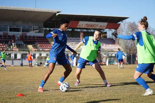 Le ragazze della Freedom durante un allenamento Le ragazze della Freedom durante un allenamento