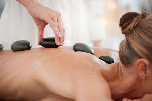 Hot Stone Massage, il Trattamento Must-Have in Cabina: Incontro di Presentazione a Ceva Hot Stone Massage, il Trattamento Must-Have in Cabina: Incontro di Presentazione a Ceva