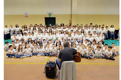 La primaria di Trinità in concerto per il progetto “Classi in coro” La primaria di Trinità in concerto per il progetto “Classi in coro”