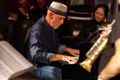 Revello inaugura “JAM” solidarietà in mostra tra arte, musica e illusionismo Revello inaugura “JAM” solidarietà in mostra tra arte, musica e illusionismo