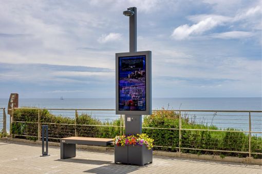 C'è anche la tecnologia made in Cuneo nelle panchine smart della Pista ciclabile del Parco Costiero della Riviera