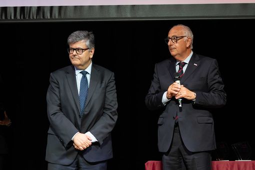Federico Unnia (figlio di Mario, cui il premio è dedicato) con Ilio Piana, in rappresentanza della Famiglia Invernizzi di Inalpi