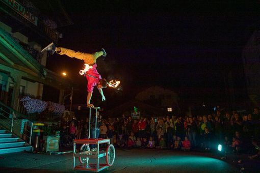 “Sì di Venere”: Gali Show porta il circo acrobatico e la magia di “Équilibré” a Busca