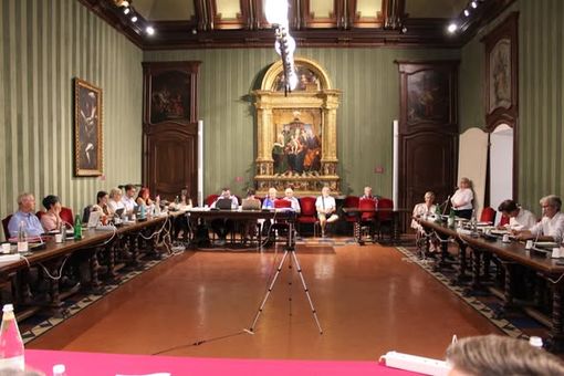 Si riaccendono  i riflettori sull’archivio comunale di Alba: “Serve più decoro e personale competente”