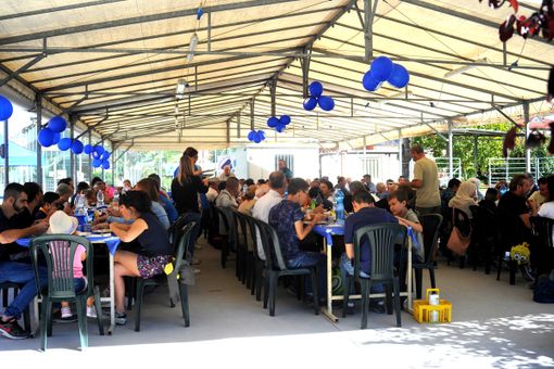Un momento di convivialità della scorsa edizione di "Altruismo a tavola"