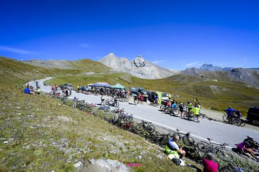 I 1.500 ciclisti al colle dell’Agnello