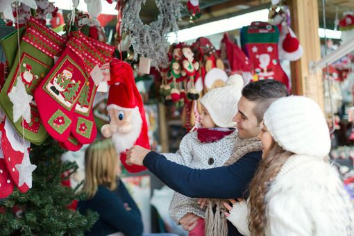 Domenica 7 dicembre: la Granda si accende di Natale tra mercatini, concerti e la magia di Babbo Natale