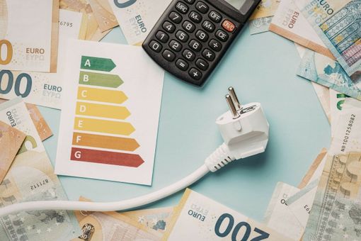 Bollette in aumento e prezzi instabili: oggi risparmiare energia vuol dire sentirsi più sicuri Bollette in aumento e prezzi instabili: oggi risparmiare energia vuol dire sentirsi più sicuri