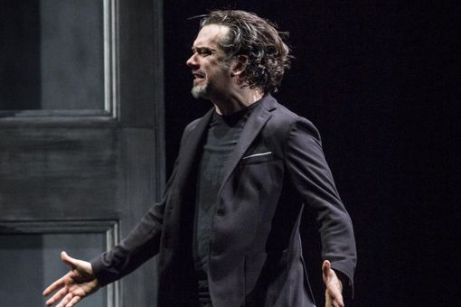 Andrea Lupo durante lo spettacolo Andrea Lupo durante lo spettacolo