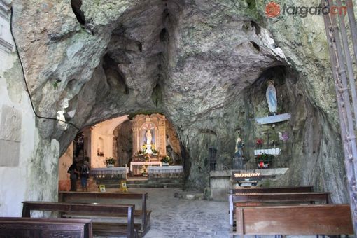 Continuano le visite alla scoperta di Santa Lucia e della chiesa nella grotta di Villanova Mondovì
