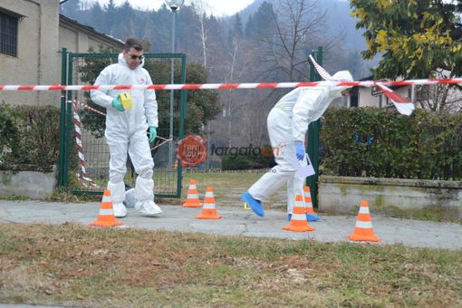 L'aggressione è avvenuta all'esterno dei "Giardini Annonay", dove i Carabinieri (in foto) hanno repertato le prime tracce ematiche