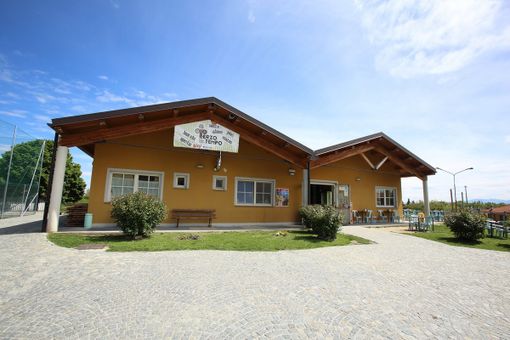 La bocciofila di Costigliole Saluzzo e, sotto, un primo piano di Santina Dolce