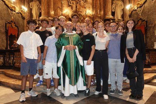 Nelle foto: alcuni momenti del saluto a don Giorgio Garrone