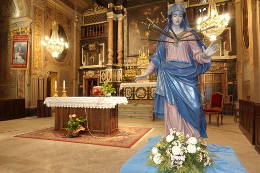 La statua della Madonna Addolorata, chiesa dei Battuti Neri, a Bra (foto di repertorio) La statua della Madonna Addolorata, chiesa dei Battuti Neri, a Bra (foto di repertorio)