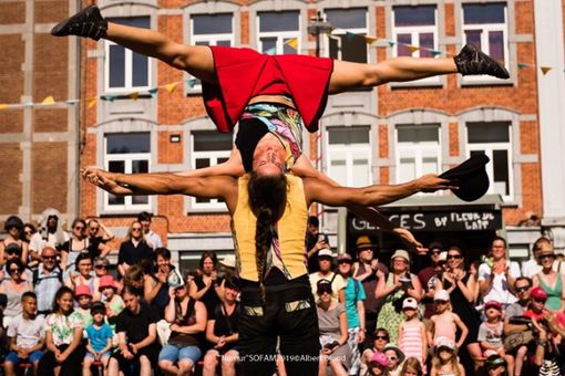 Lo spettacolo "Cometa", della Compagnia Cometa Circus