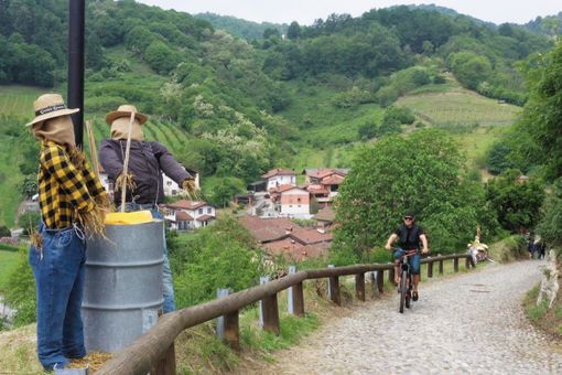 Gli spaventapasser di Castellar