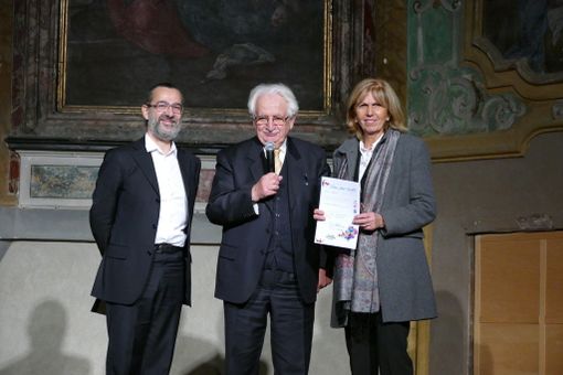 Bruno Gambarotta e la vincitrice della sezione scrittura, Clelia Enrici