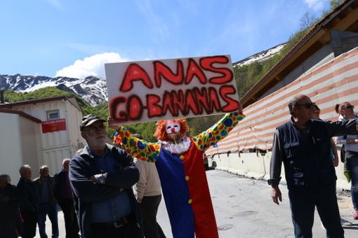 L'invasione pacifica dei cittadini al Colle di Tenda: "Anas deve delle risposte a questo territorio" (FOTO e VIDEO)
