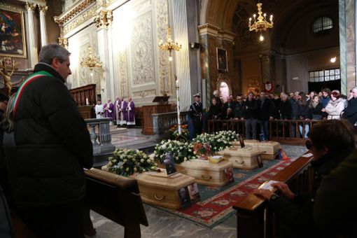 "Guardate quante persone vi amano", l'ultimo saluto di Cuneo ai quattro musicisti (Guarda video e gallery)