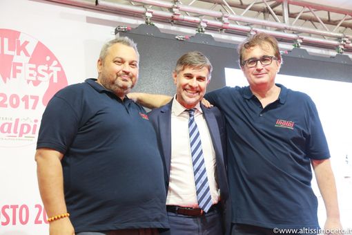 Industria 4.0 a misura di PMI è il migliore antidoto alla deindustrializzazione. Invernizzi: "In questo contesto nasce Unionmeccanica nella Granda" Industria 4.0 a misura di PMI è il migliore antidoto alla deindustrializzazione. Invernizzi: "In questo contesto nasce Unionmeccanica nella Granda"