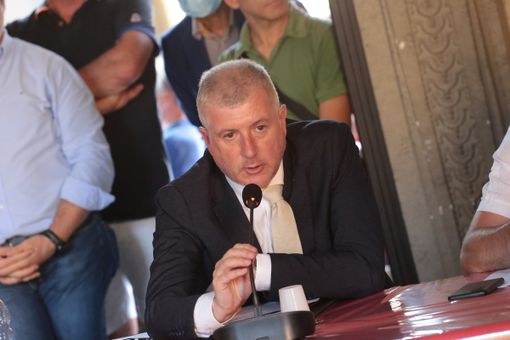 Le congratulazioni del consigliere Gianluca Zampedri al neo presidente della Provincia Luca Robaldo