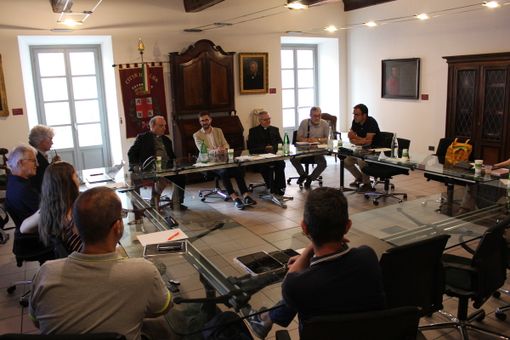 Alba: primo incontro ufficiale tra la Giunta comunale ed il vescovo Marco Brunetti