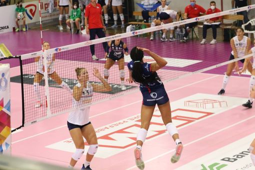 Una immagine del match disputato all'andata (foto Luciano Pecchenino) Una immagine del match disputato all'andata (foto Luciano Pecchenino)