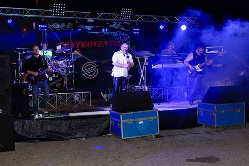 Bossolasco, paese delle rose e della musica con il concerto dei Controvento Bossolasco, paese delle rose e della musica con il concerto dei Controvento