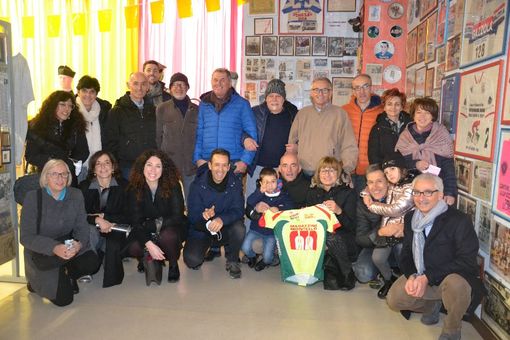 Il gruppo dei soci del Velo Club Chiesa di Bra - Foto di Luciano Cravero Il gruppo dei soci del Velo Club Chiesa di Bra - Foto di Luciano Cravero