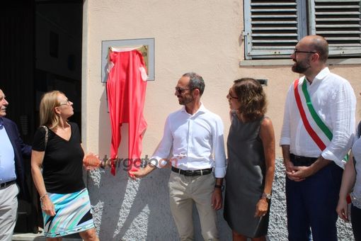 Mondovì, la scuola del Borgato è stata intitolata al Cavalier Angelo Albengo Mondovì, la scuola del Borgato è stata intitolata al Cavalier Angelo Albengo