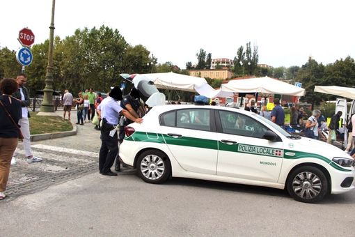 La multa dopo il comizio interrotto a Mondovì: +Europa non ci sta