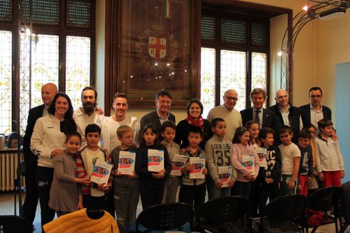 Alba: consegnato alle scuole il manuale didattico “Joy of moving”