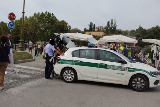 Mondovì: +Europa multata dalla polizia Locale per l'uso di 'mezzi di diffusione sonora'