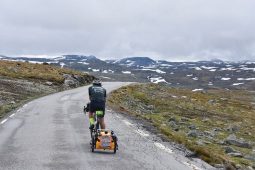 “Pedalando tra le aquile” e la scalata delle Alpi Scandinave di Giovanni Panzera: l'avventura continua [FOTO]