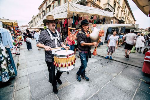 Sul Roccerè e a Saluzzo si celebra San Joan con musica occitana e danze al tramonto