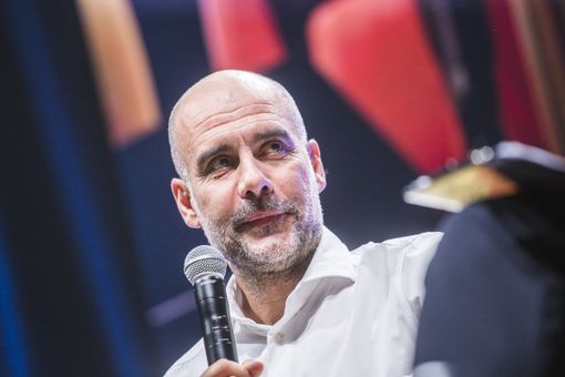 Cuneo, Pep Guardiola agli studenti: "Il talento non si coltiva su Instagram. Scegliere persone buone è la chiave, anche nel calcio" [VIDEO]