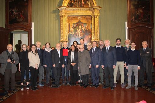 La cerimonia di intitolazione, alla presenza dei figli di Bubbio, Anna e Teodoro