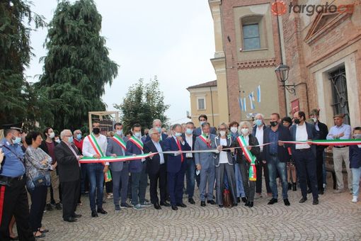 A San Michele Mondovì la "festa delle feste" con l'intitolazione del teatro a Piter Pecchenino [FOTO]