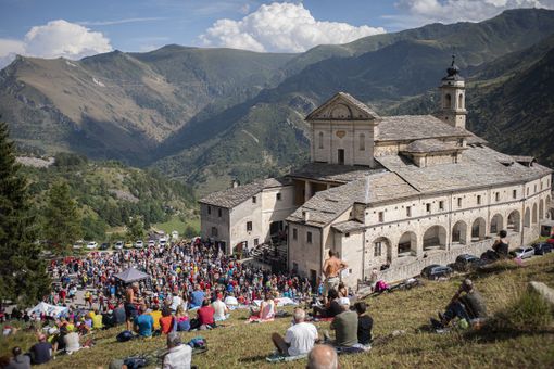 Il santuario di San Magno Il santuario di San Magno
