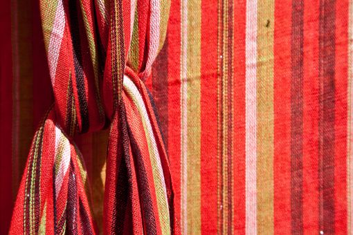 Cuneo: in Piazza Foro Boario la Caritas raccoglie "sciarpe sospese" per Natale Cuneo: in Piazza Foro Boario la Caritas raccoglie "sciarpe sospese" per Natale