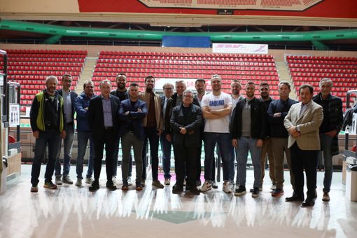 I soci di Cuneo Volley al palazzetto dello sport (Foto: Margherita Leone)