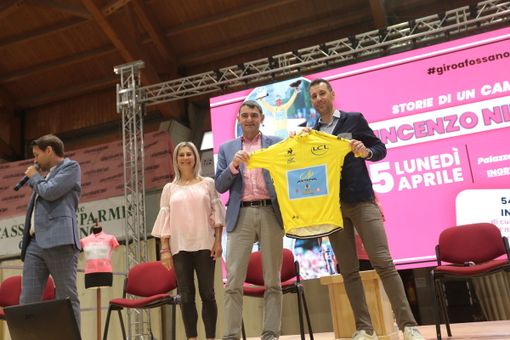 L’insegnamento dello ‘squalo’ Nibali ai giovani fossanesi: “Inseguite i vostri sogni e imparate a rialzarvi” [FOTO E VIDEO]