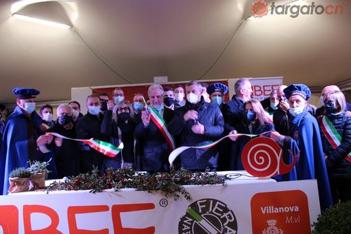 A Villanova Mondovì è tornata Bee la fiera dei formaggi di montagna [FOTO]