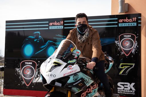 Andrea Caponnetto in sella alla nuova Ducati Panigale V4-R 2021 pronta per il Mondiale Superbike Andrea Caponnetto in sella alla nuova Ducati Panigale V4-R 2021 pronta per il Mondiale Superbike