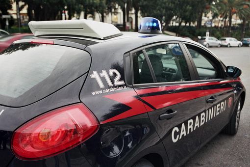 Bagnolo Piemonte, colpi di pistola contro il figlio 31enne dell'ex convivente al termine di una furiosa discussione