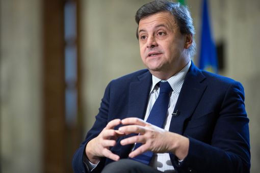 Carlo Calenda a Cuneo per presentare il suo libro "I mostri. E come sconfiggerli" Carlo Calenda a Cuneo per presentare il suo libro "I mostri. E come sconfiggerli"