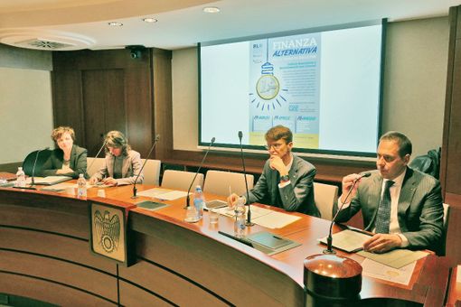 "La digitalizzazione dei servizi finanziari crea nuove soluzioni complementari al canale bancario" "La digitalizzazione dei servizi finanziari crea nuove soluzioni complementari al canale bancario"