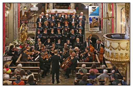 Borgo San Dalmazzo: un successo il concerto "coro+orchestra"